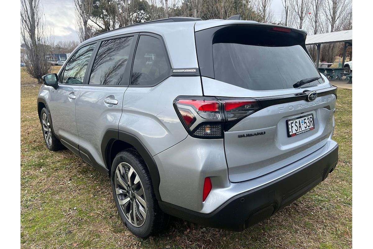 2025 Subaru Forester Hybrid Touring S6
