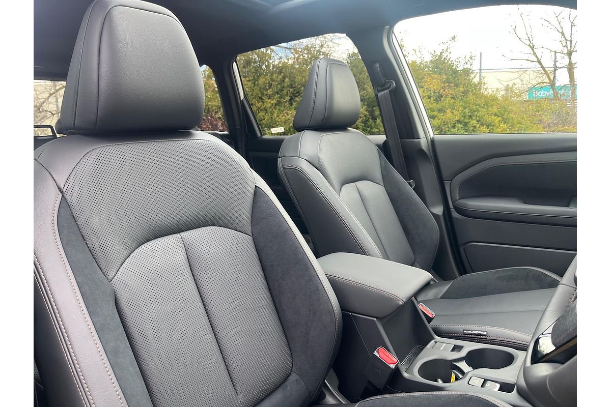 2025 Subaru Forester Hybrid Touring S6