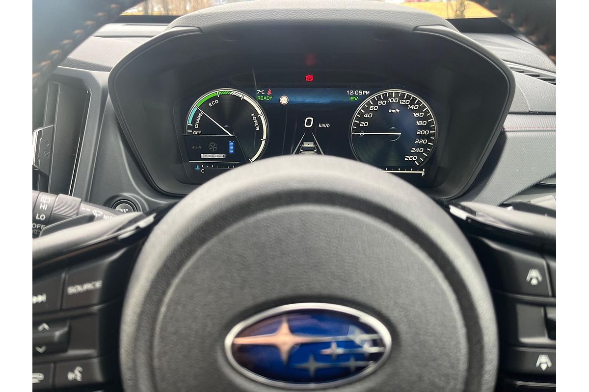 2025 Subaru Forester Hybrid Touring S6