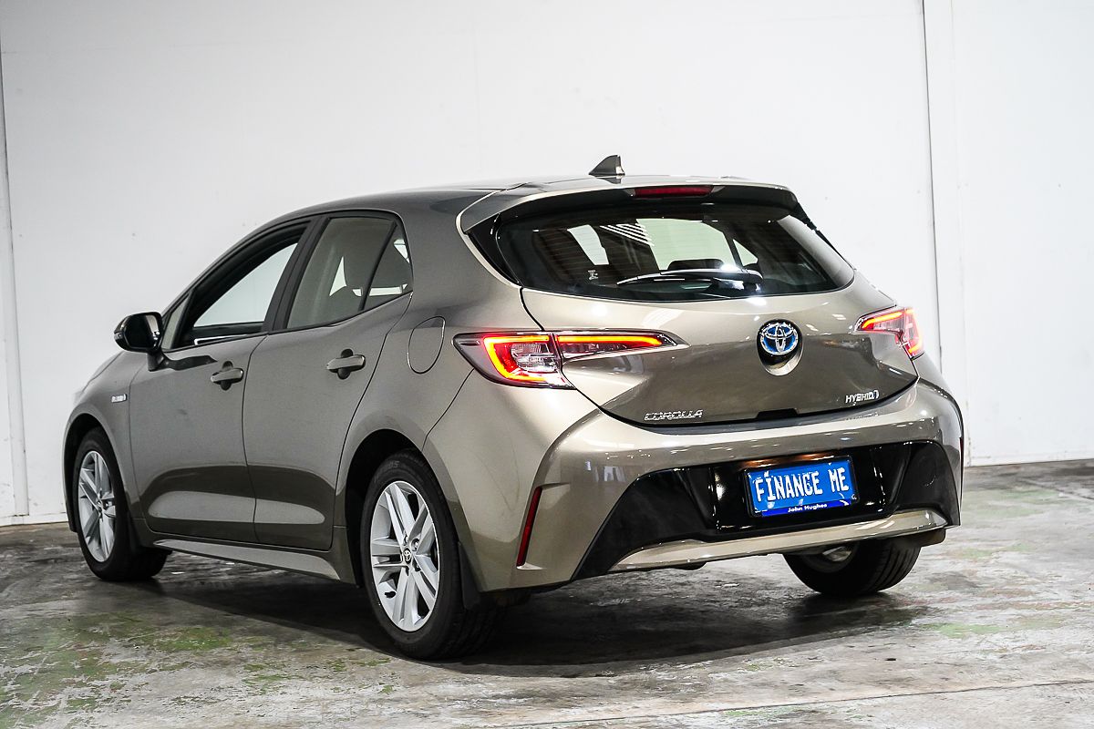 2018 Toyota Corolla SX Hybrid ZWE211R