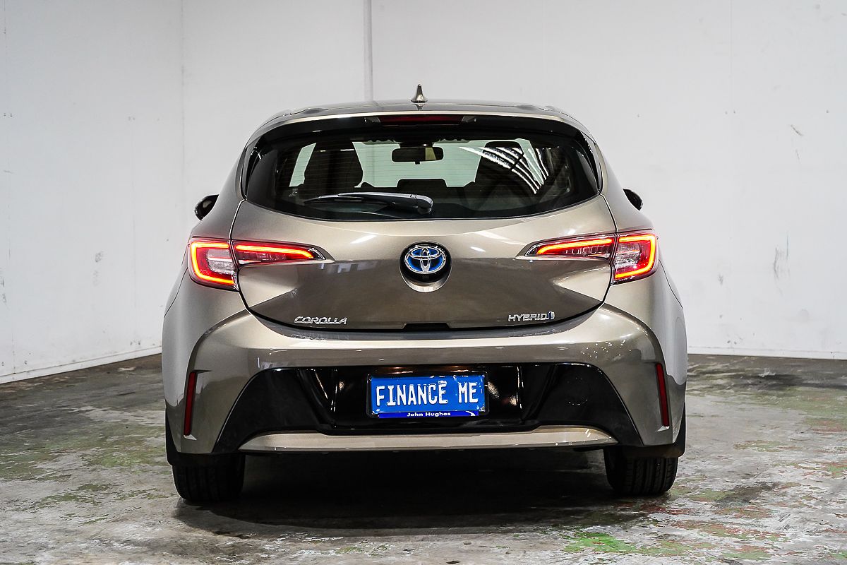 2018 Toyota Corolla SX Hybrid ZWE211R
