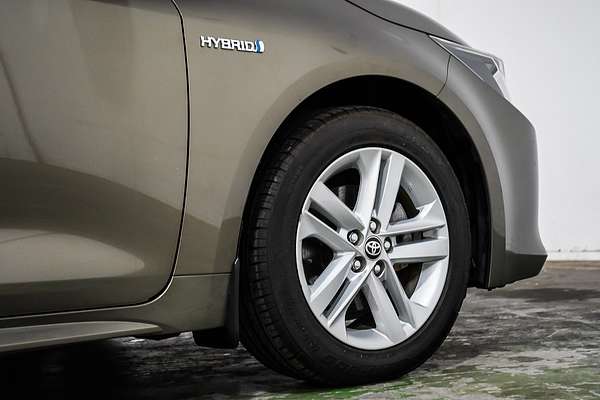 2018 Toyota Corolla SX Hybrid ZWE211R