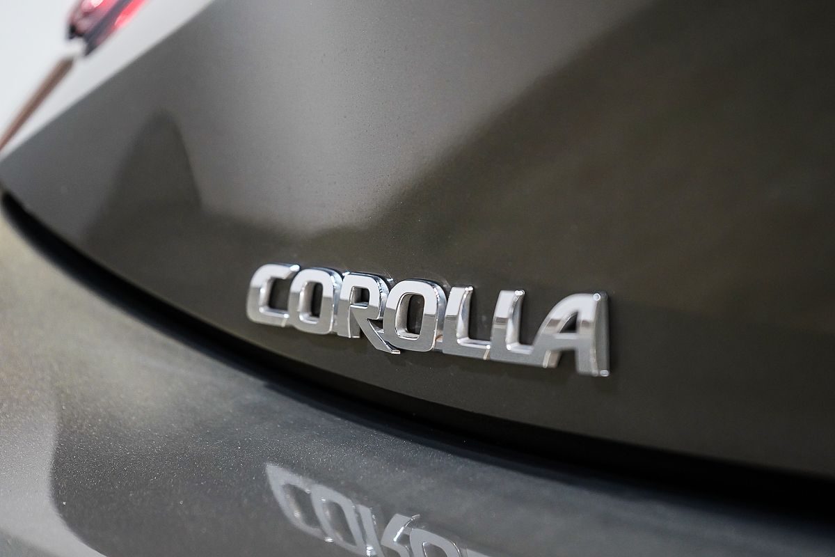 2018 Toyota Corolla SX Hybrid ZWE211R
