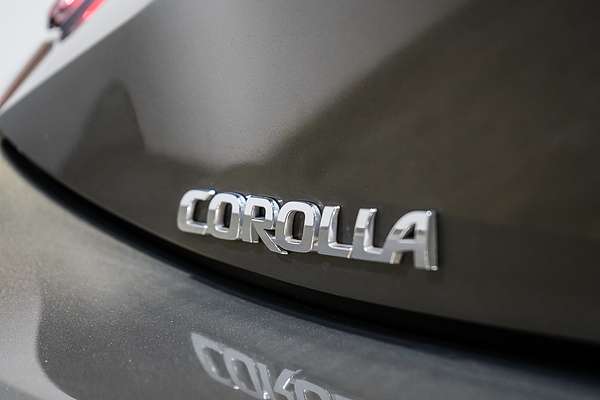 2018 Toyota Corolla SX Hybrid ZWE211R