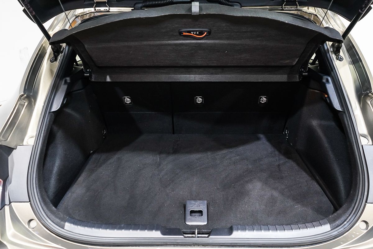 2018 Toyota Corolla SX Hybrid ZWE211R