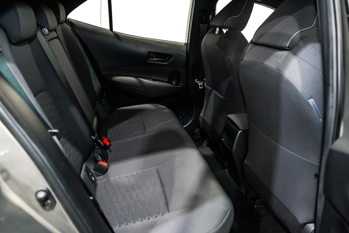 2018 Toyota Corolla SX Hybrid ZWE211R