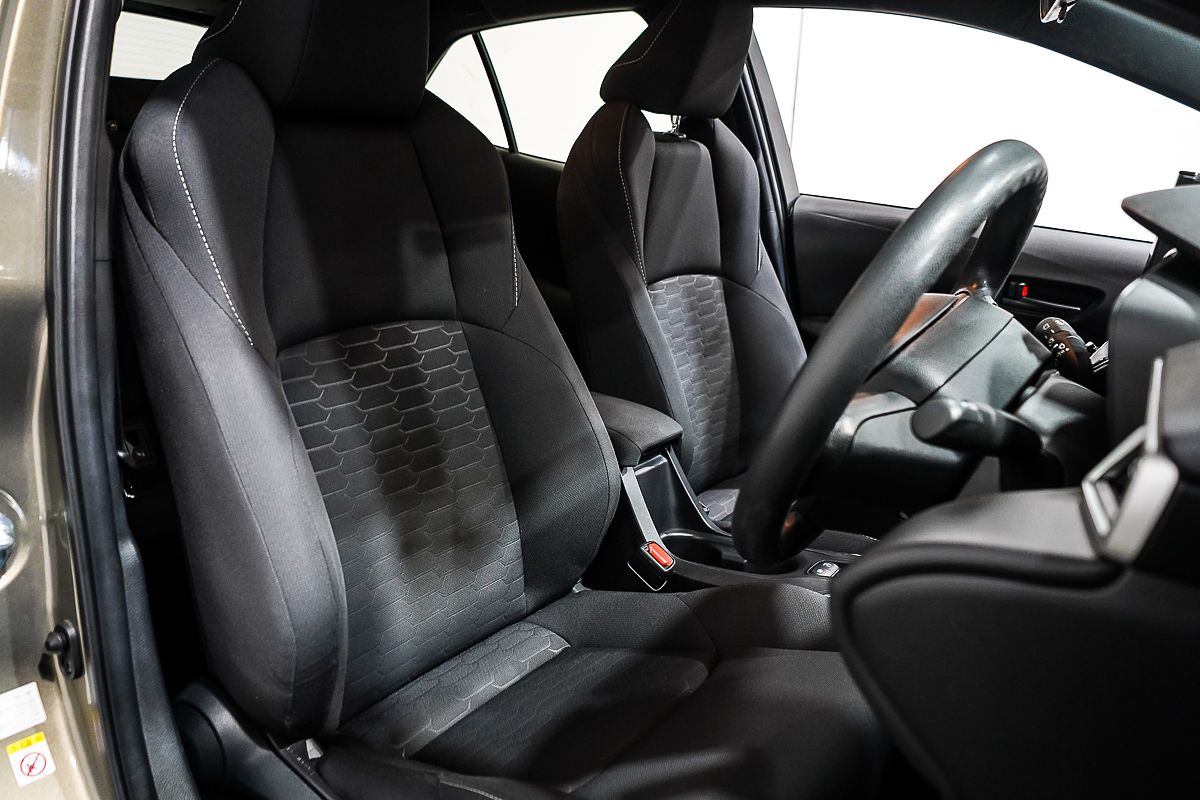 2018 Toyota Corolla SX Hybrid ZWE211R