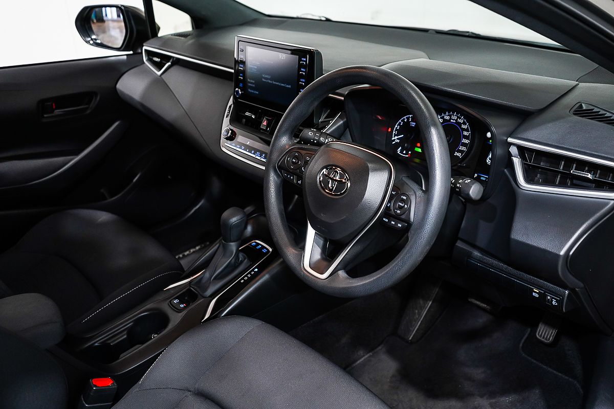 2018 Toyota Corolla SX Hybrid ZWE211R
