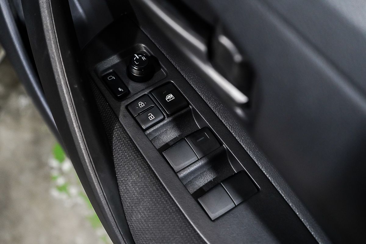 2018 Toyota Corolla SX Hybrid ZWE211R