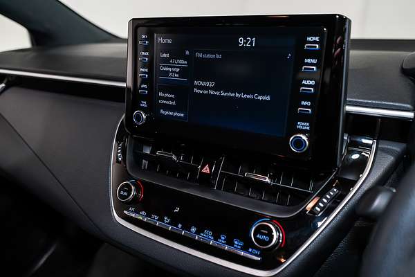 2018 Toyota Corolla SX Hybrid ZWE211R
