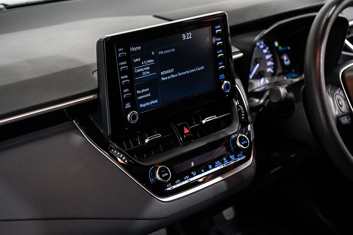 2018 Toyota Corolla SX Hybrid ZWE211R