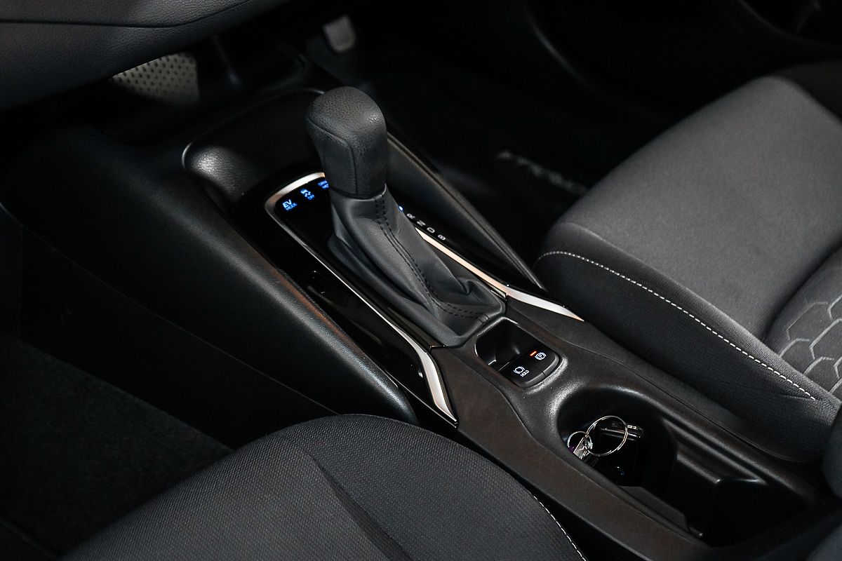 2018 Toyota Corolla SX Hybrid ZWE211R