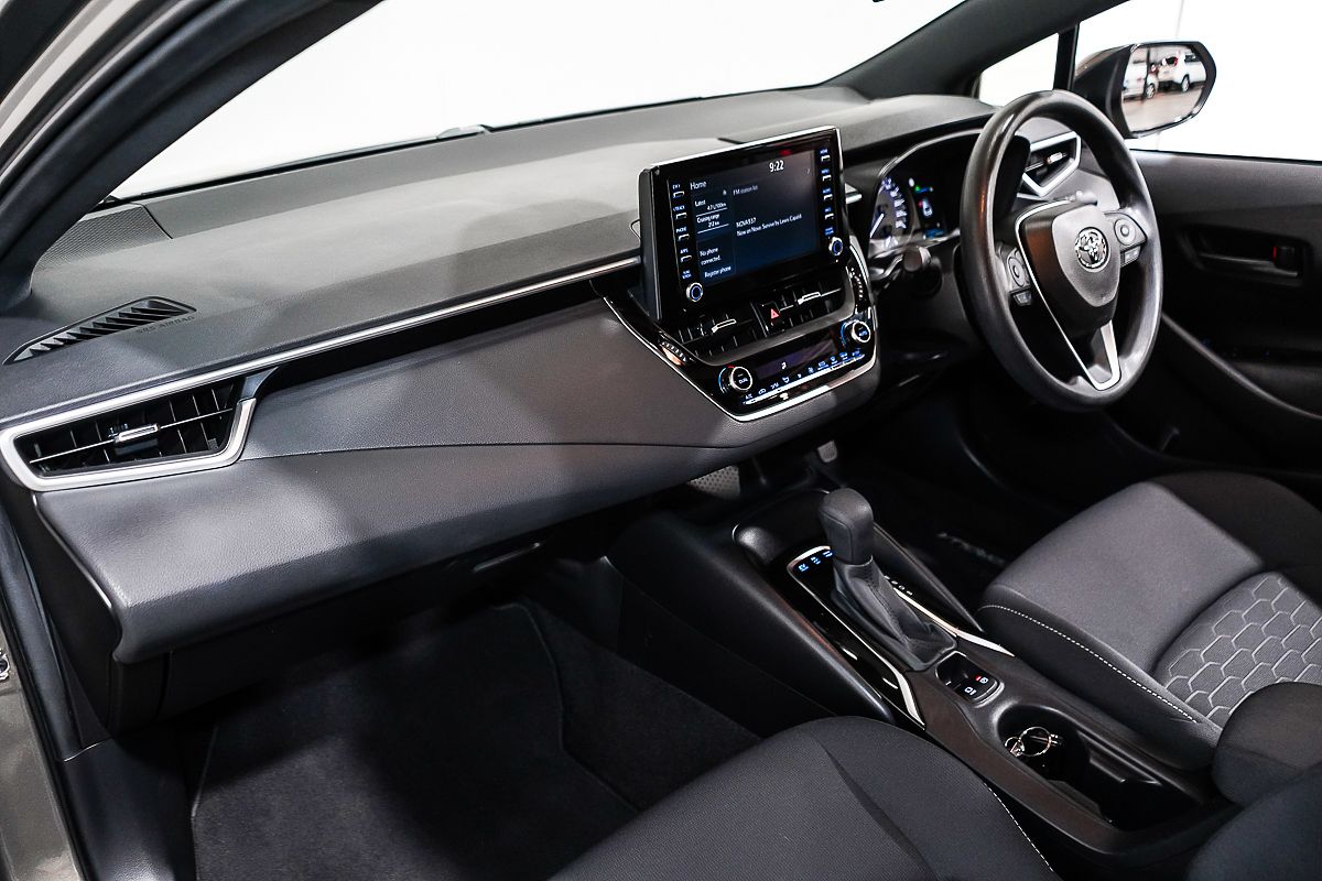 2018 Toyota Corolla SX Hybrid ZWE211R