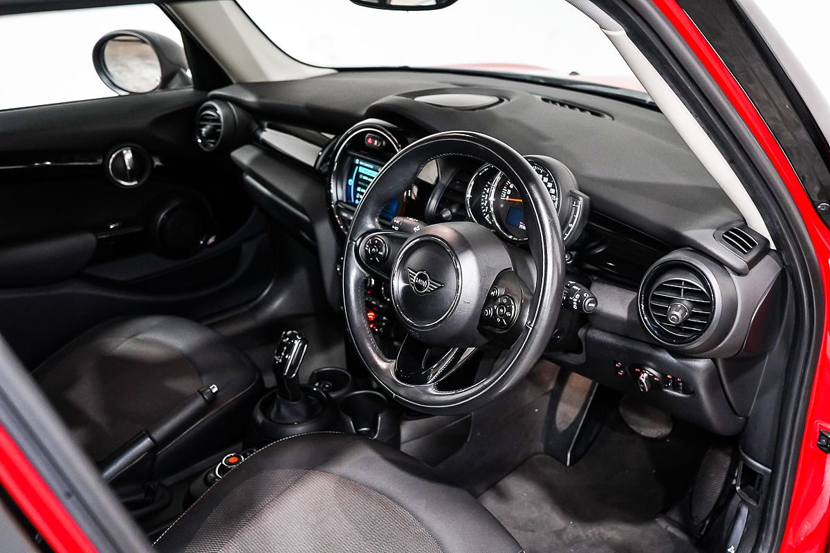 2019 MINI Hatch Cooper F55 LCI