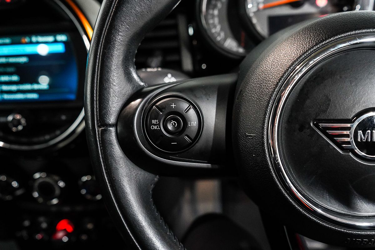 2019 MINI Hatch Cooper F55 LCI