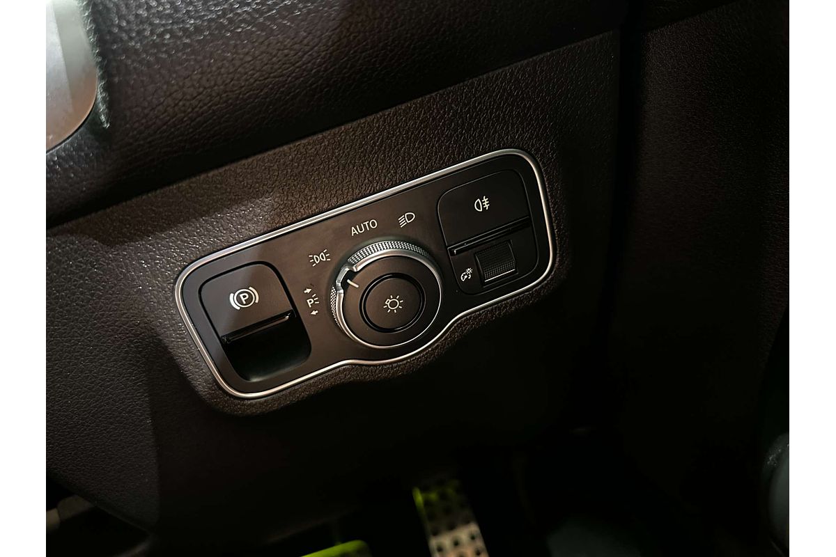 2021 Mercedes-Benz GLB-Class GLB200 X247