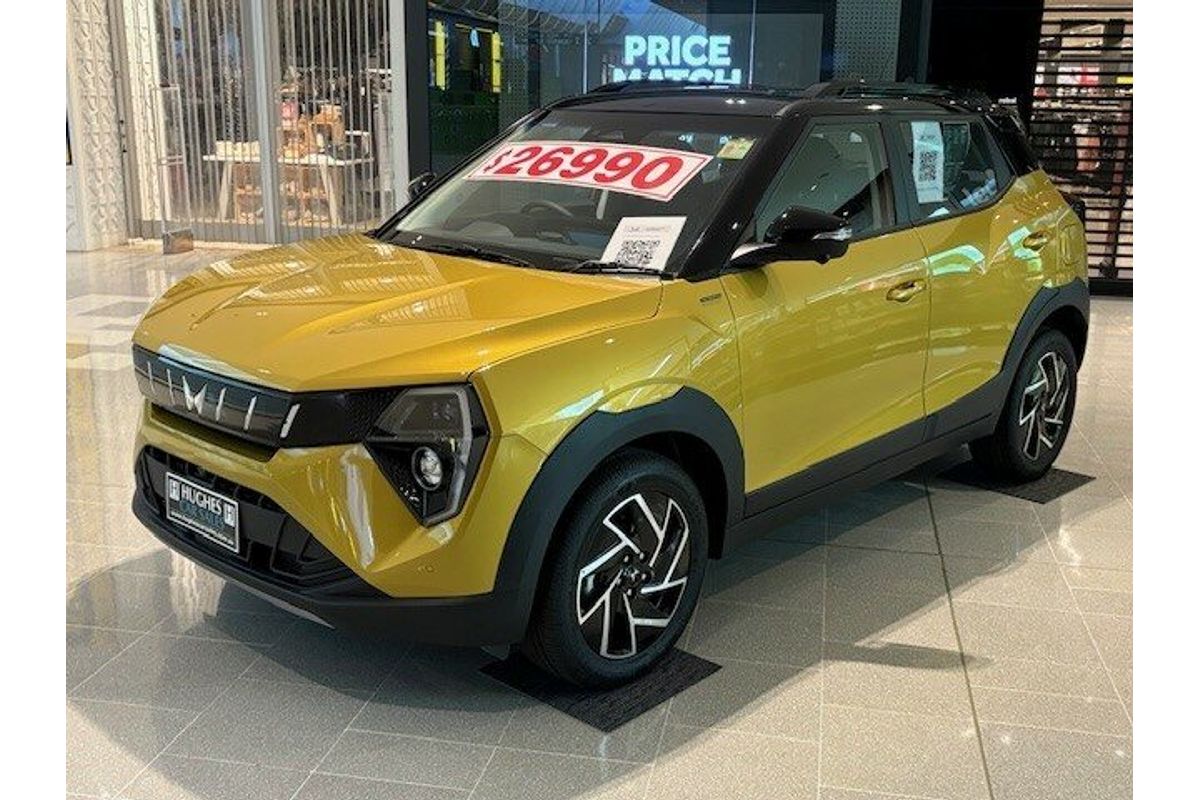2025 Mahindra XUV 3XO AX7L