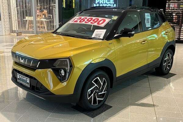 2025 Mahindra XUV 3XO AX7L