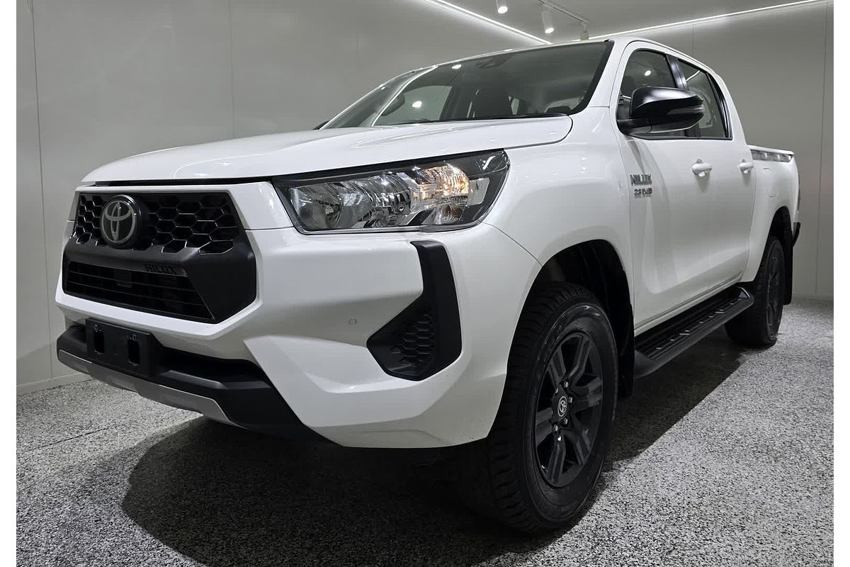 2024 Toyota Hilux Hilux 4x4 SR 2.8L T Diesel Automatic Double Cab GUN126R 4X4