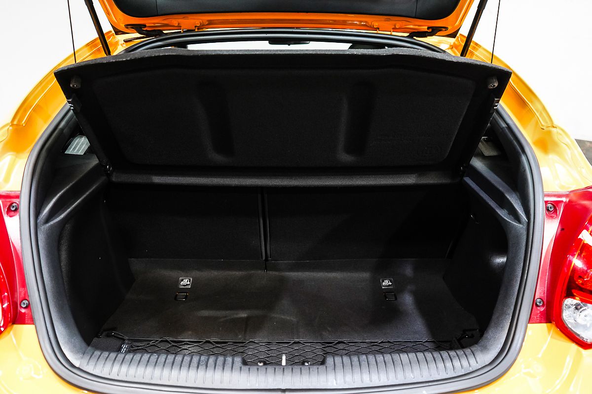 2017 Hyundai Veloster SR Turbo FS5 Series II