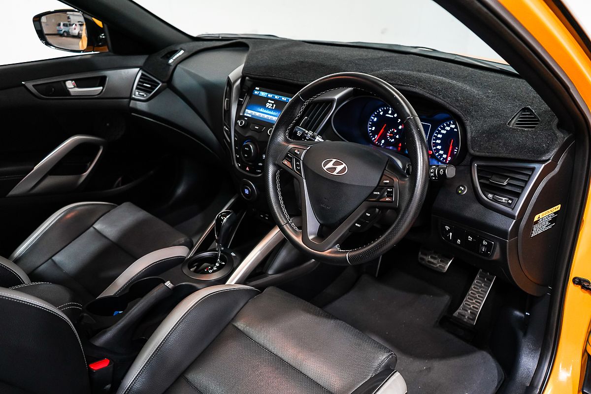 2017 Hyundai Veloster SR Turbo FS5 Series II
