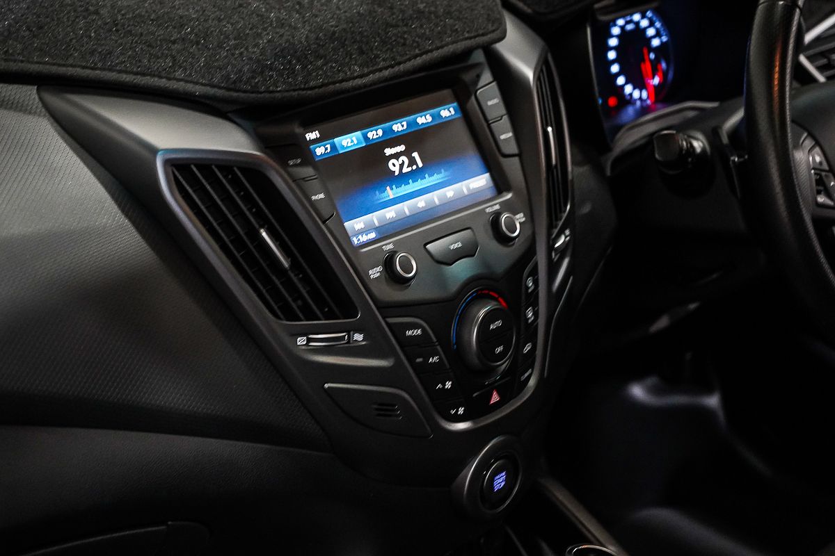 2017 Hyundai Veloster SR Turbo FS5 Series II