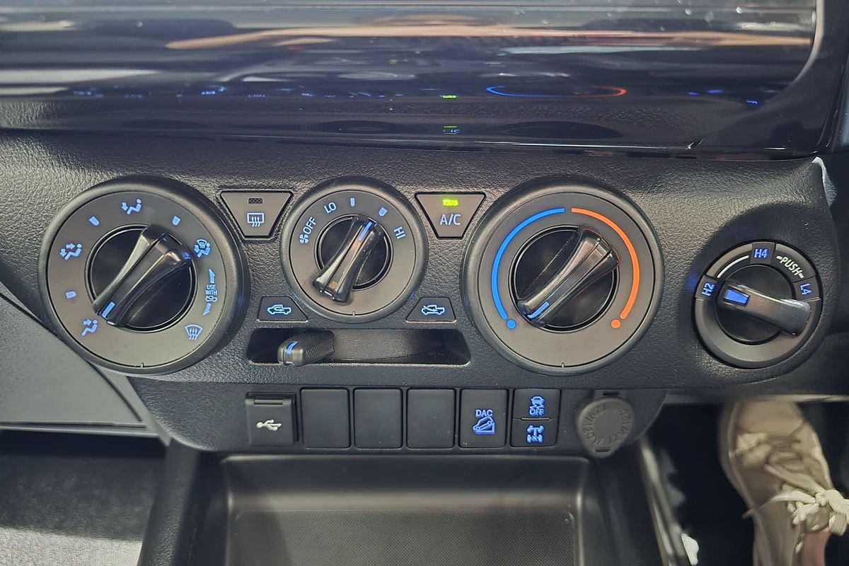 2024 Toyota Hilux Hilux 4x4 SR 2.8L T Diesel Automatic Double Cab GUN126R 4X4