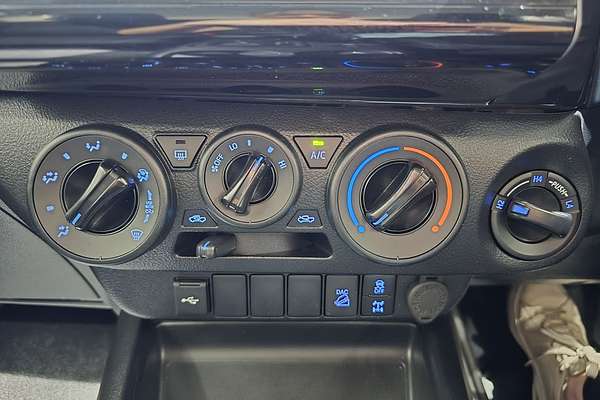 2024 Toyota Hilux Hilux 4x4 SR 2.8L T Diesel Automatic Double Cab GUN126R 4X4