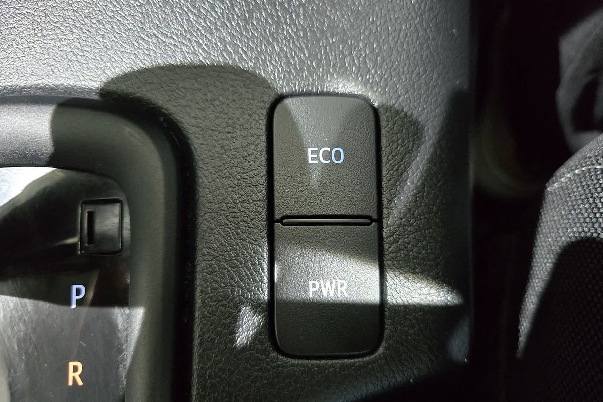 2024 Toyota Hilux Hilux 4x4 SR 2.8L T Diesel Automatic Double Cab GUN126R 4X4