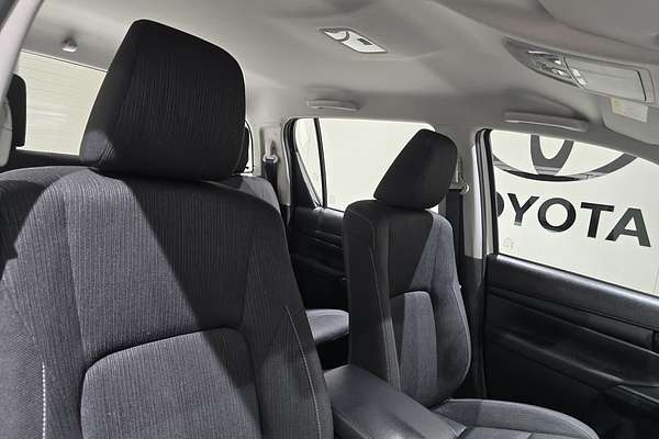 2024 Toyota Hilux Hilux 4x4 SR 2.8L T Diesel Automatic Double Cab GUN126R 4X4