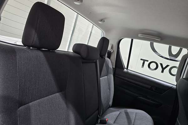 2024 Toyota Hilux Hilux 4x4 SR 2.8L T Diesel Automatic Double Cab GUN126R 4X4
