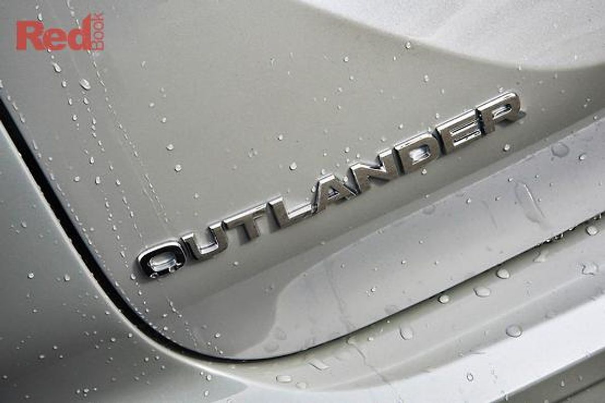 2025 Mitsubishi Outlander Exceed Tourer ZM