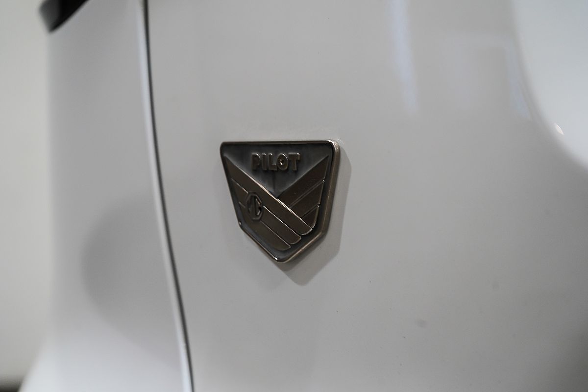 2021 MG HS Core SAS23