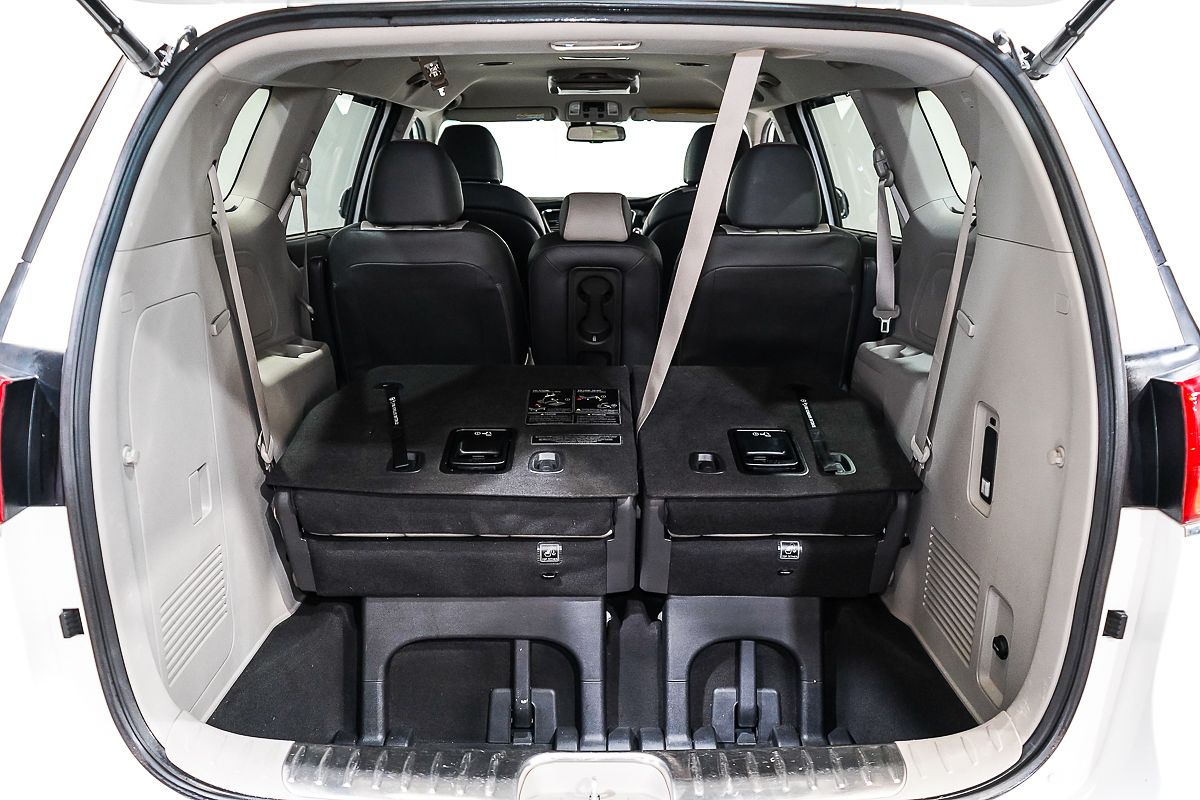 2016 Kia Carnival Platinum YP