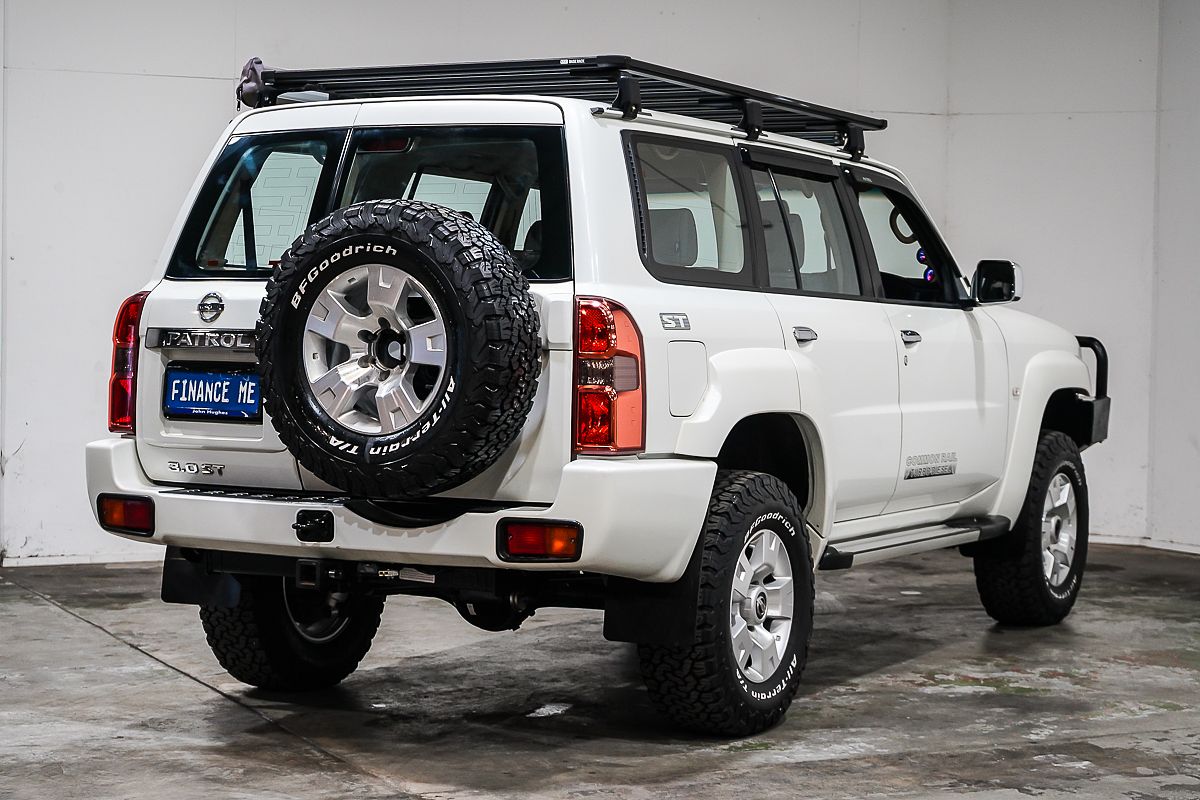 2015 Nissan Patrol ST Y61