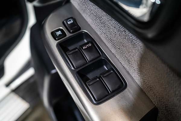 2015 Nissan Patrol ST Y61