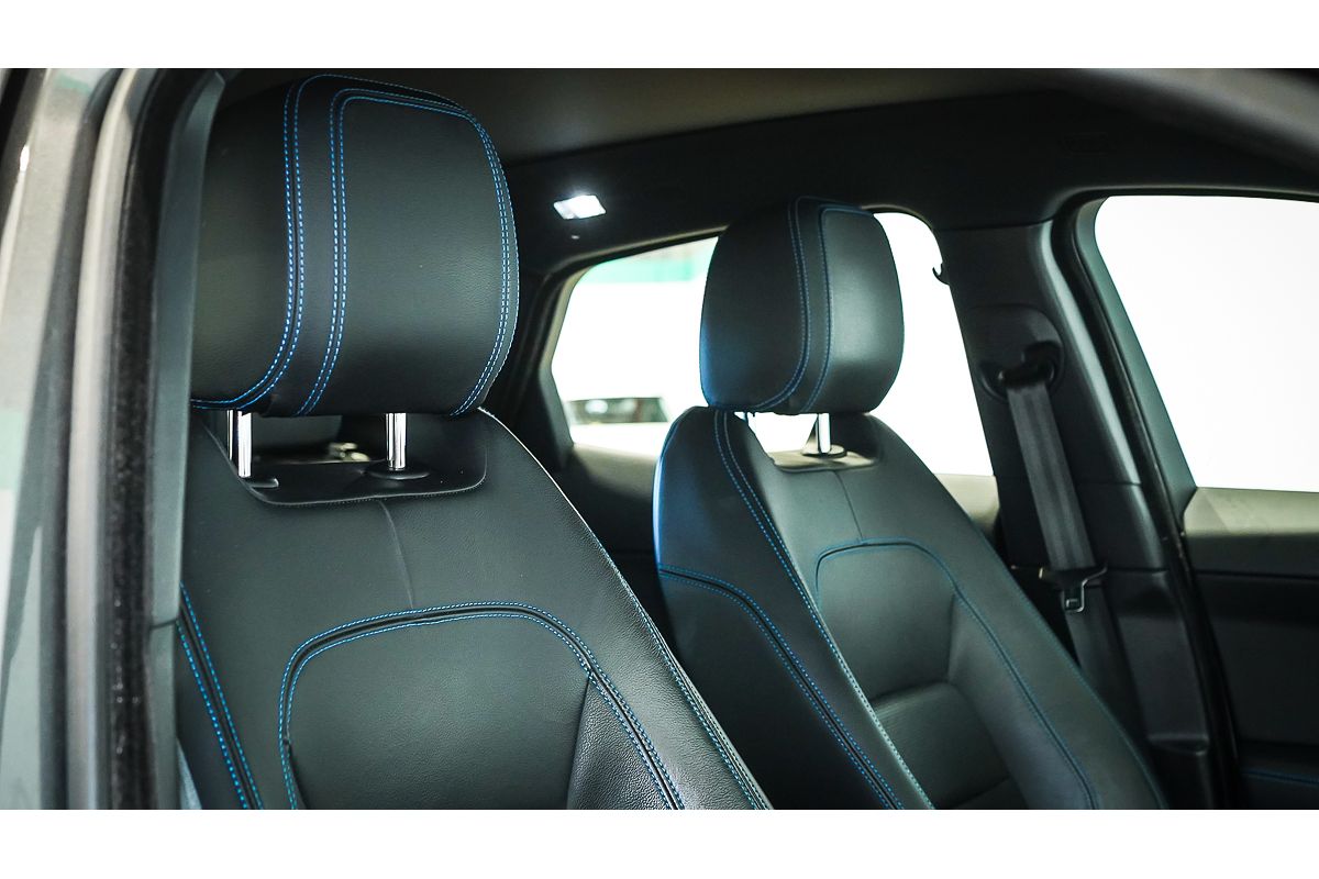 2019 Jaguar E-PACE P200 R-Dynamic S X540