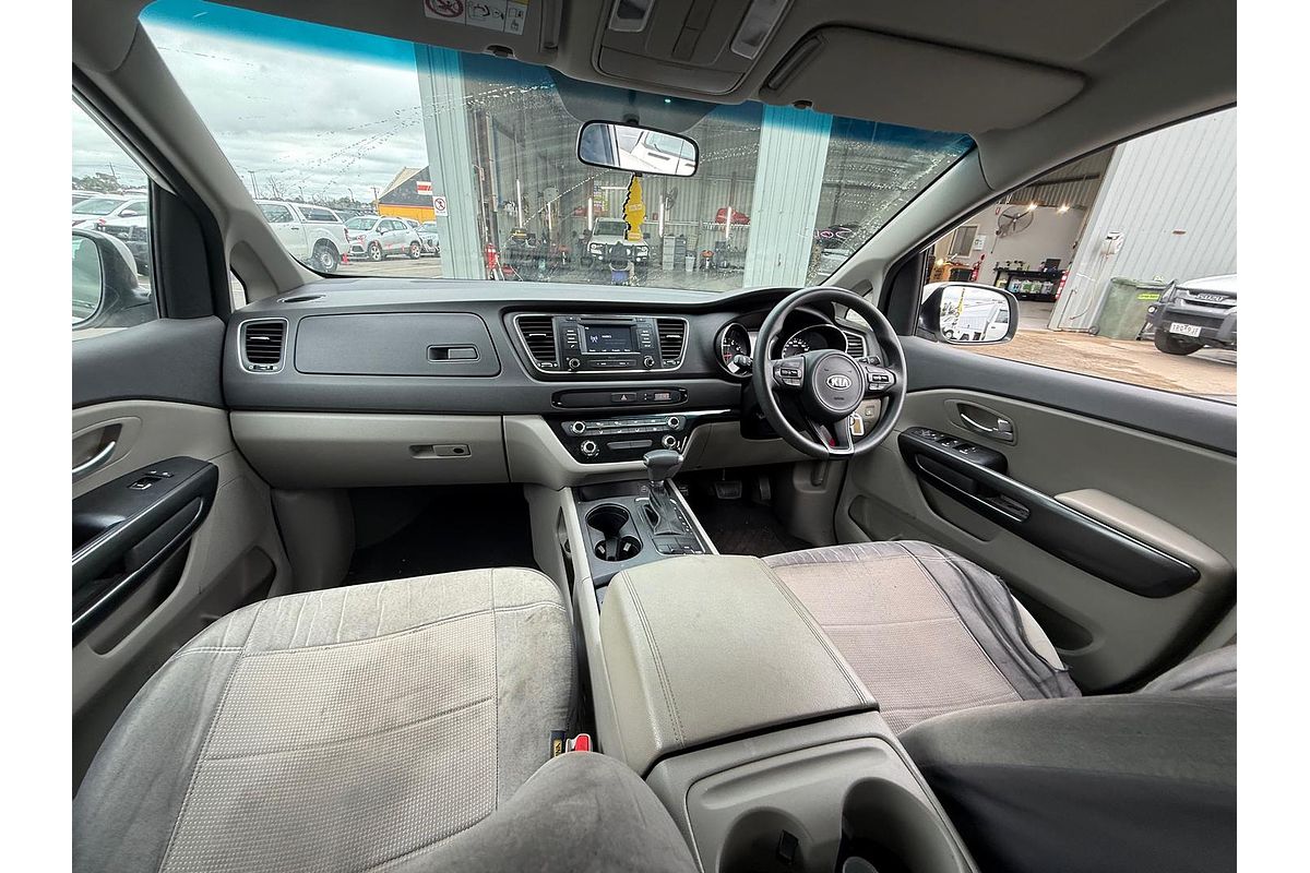 2017 Kia Carnival S YP