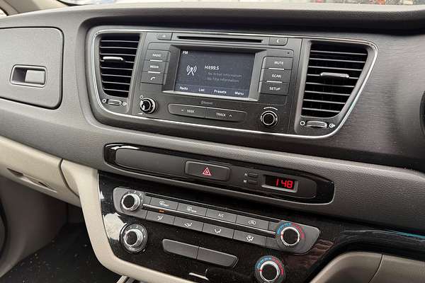 2017 Kia Carnival S YP