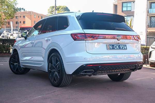 2024 Volkswagen Touareg 210TDI R-Line RC
