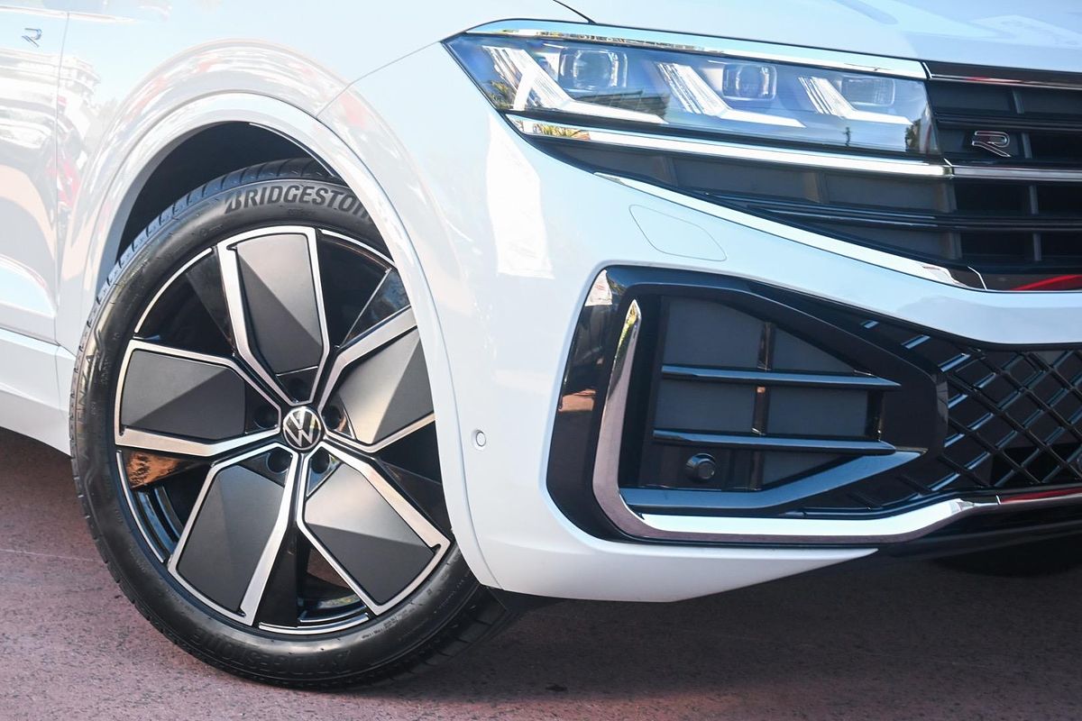 2024 Volkswagen Touareg 210TDI R-Line RC