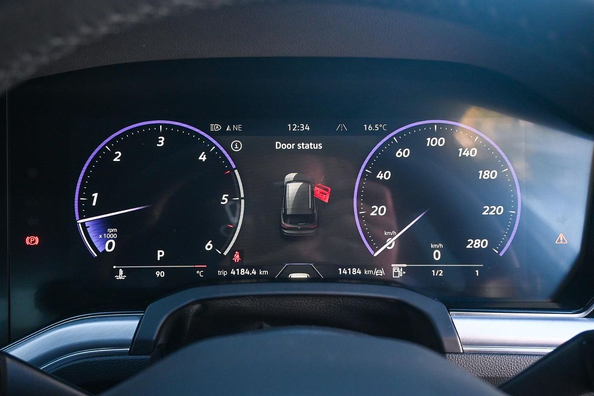 2024 Volkswagen Touareg 210TDI R-Line RC