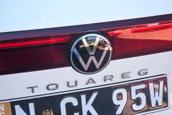 2024 Volkswagen Touareg 210TDI R-Line RC