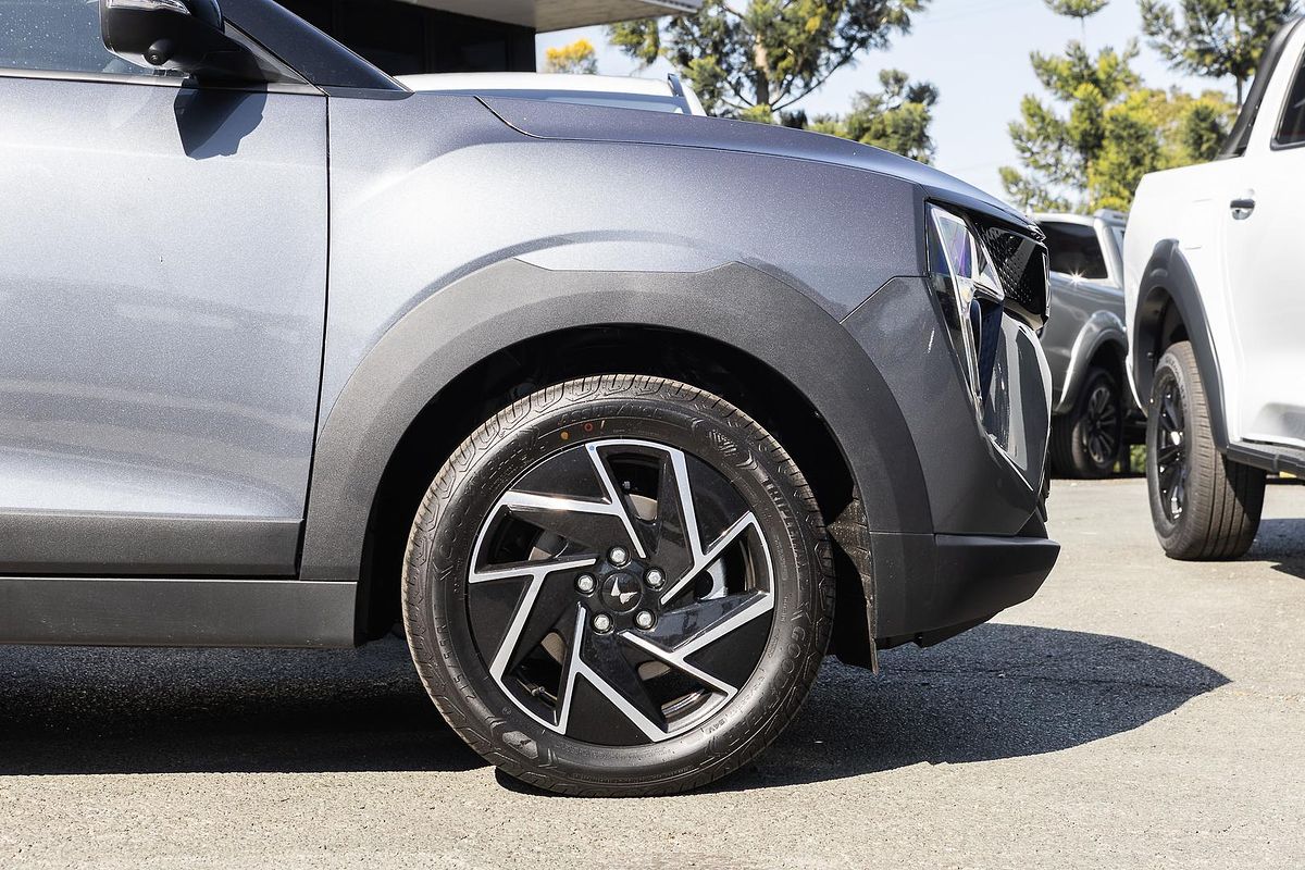 2025 Mahindra XUV3XO AX7L