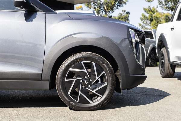 2025 Mahindra XUV3XO AX7L