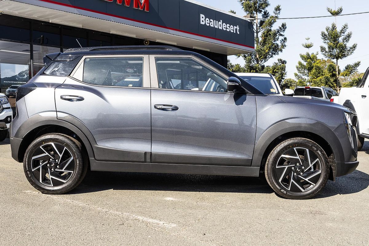 2025 Mahindra XUV3XO AX7L