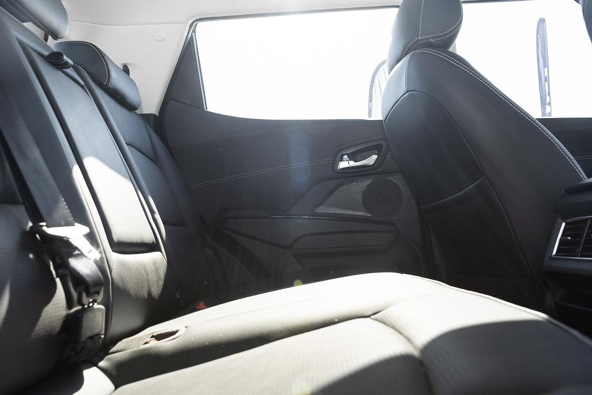 2025 Mahindra XUV3XO AX7L