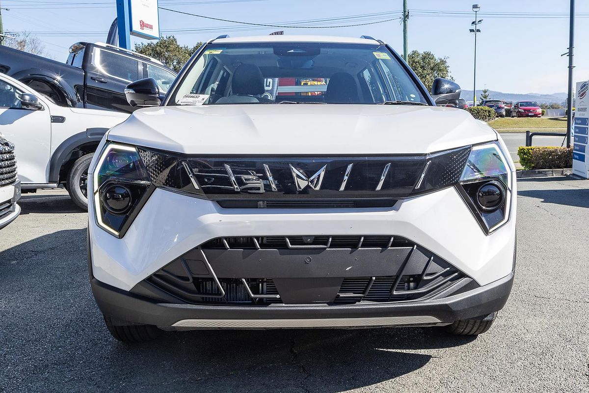 2025 Mahindra XUV3XO AX5L