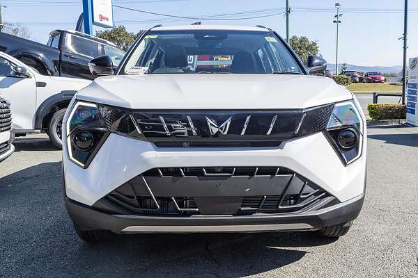 2025 Mahindra XUV3XO AX5L