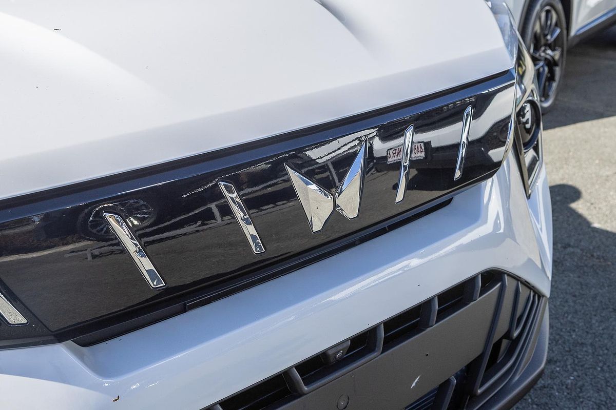 2025 Mahindra XUV3XO AX5L